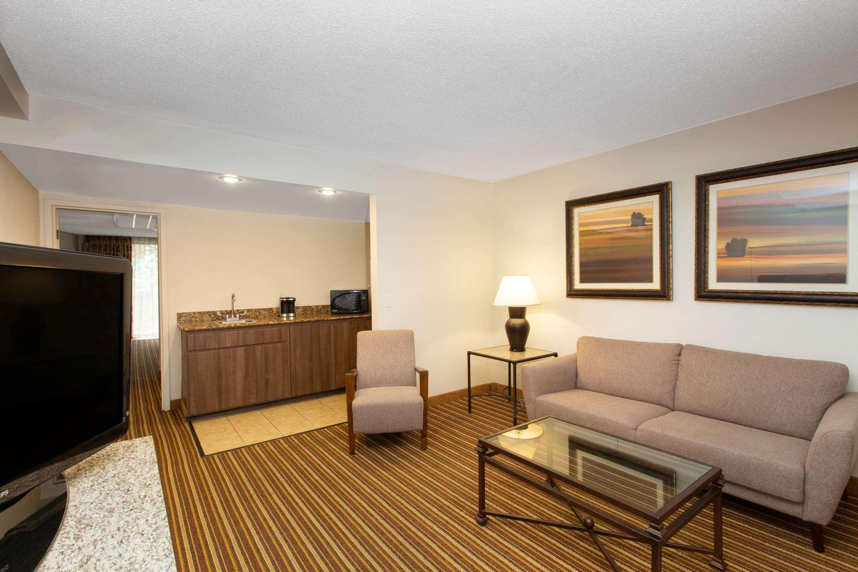 Aksarben Suites Trademark Collection By Wyndham Omaha Exterior foto